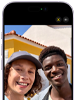 iPhone 17の前面の外観。写真のセンターフレーム機能を使用している様子