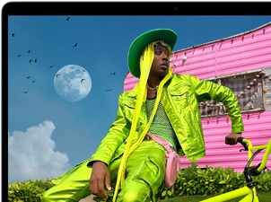 MacBook AirのLiquid Retinaディスプレイが見えている