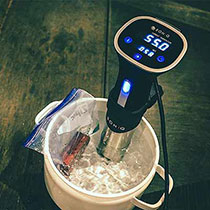 「低温調理器」で、家庭でも手軽に美味しい料理