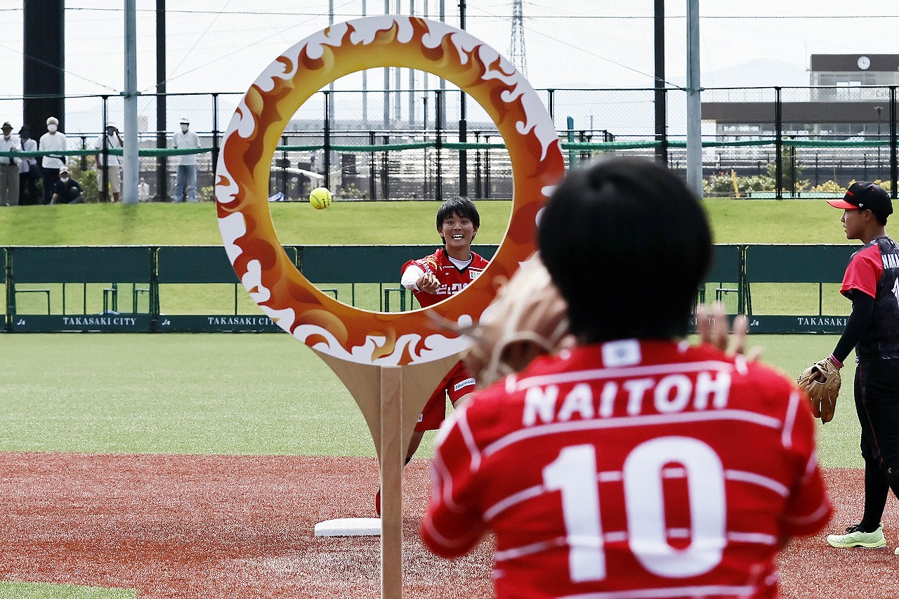 障害物ボール回し　内藤実穂・市口侑果