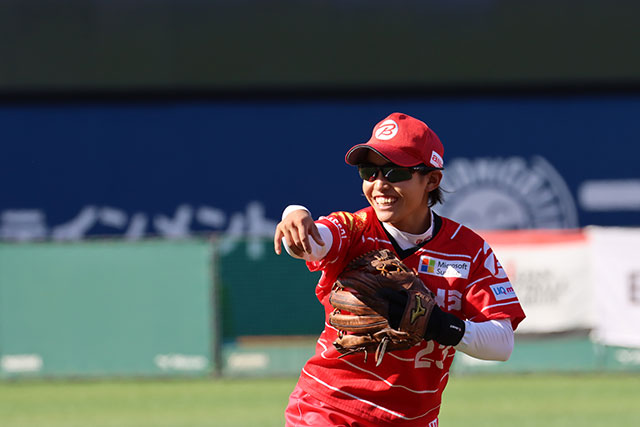 藤本麗外野手