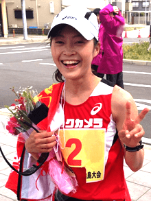 1位で表彰台に登る岡田久美子選手